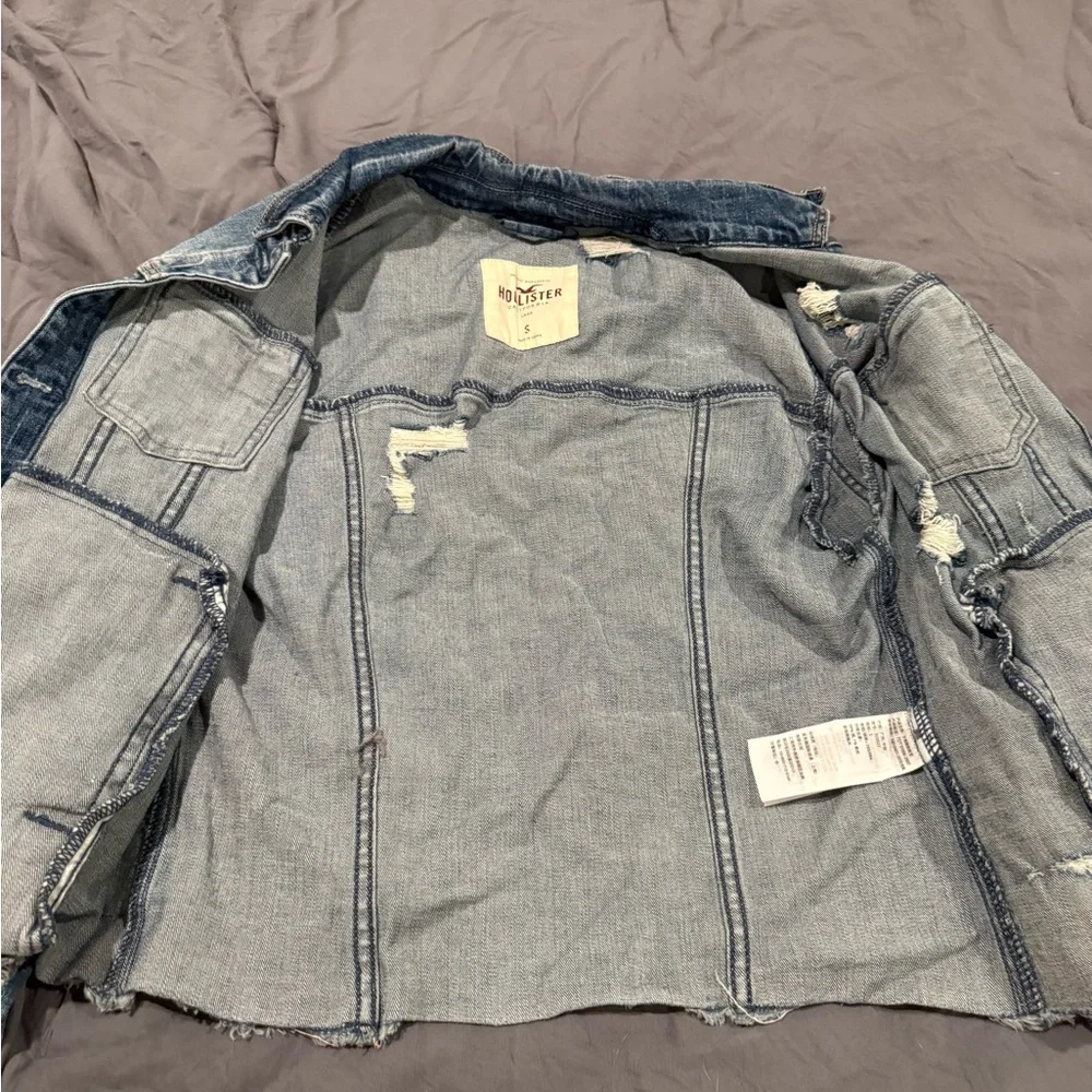 Hollister Distressed Denim jacket - Picture 3 of 4
